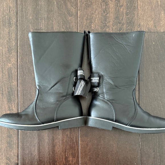 Super cute Toddler Girls Stylish Kids Black Boots with Bow Accent! Worn one time - Picture 5 of 8